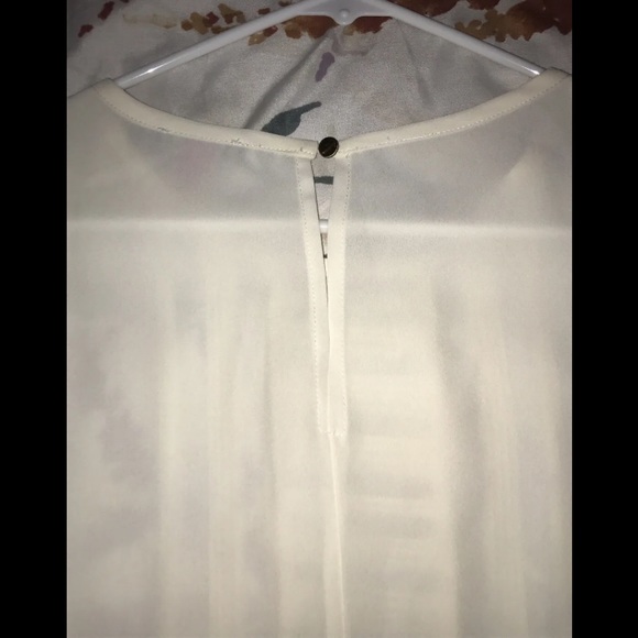 Vince Camuto Blouse Size Medium - Picture 4 of 8